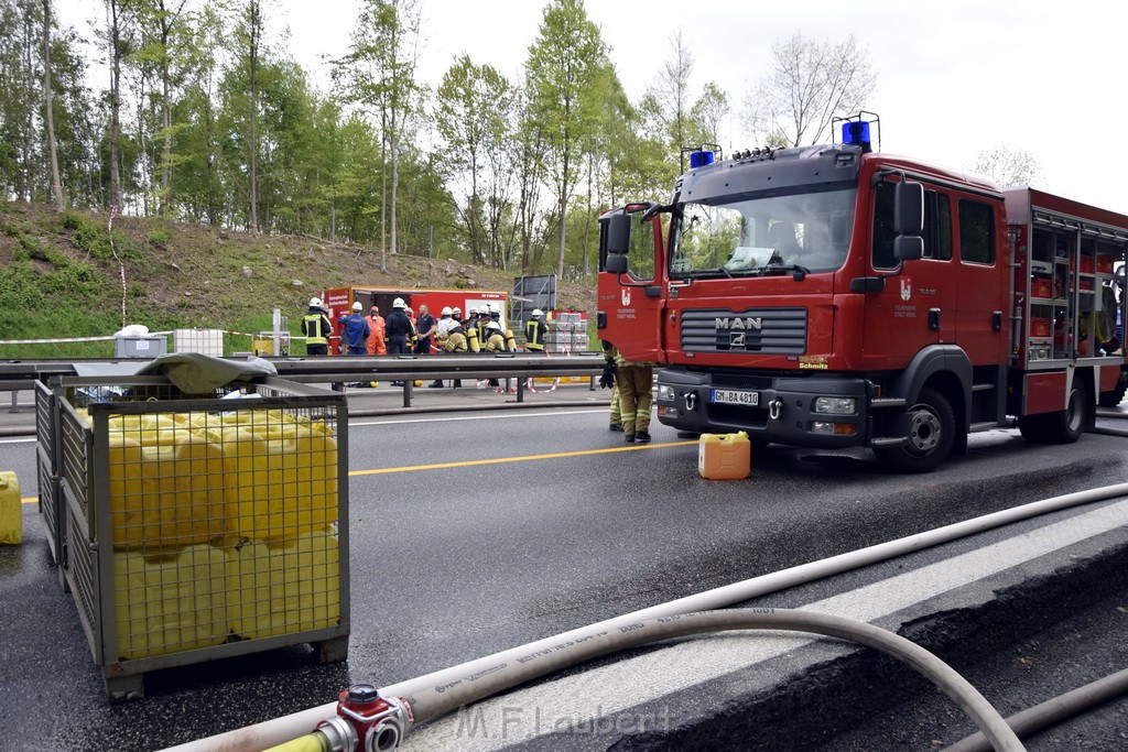 VU Gefahrgut LKW umgestuerzt A 4 Rich Koeln Hoehe AS Gummersbach P057.JPG - Miklos Laubert